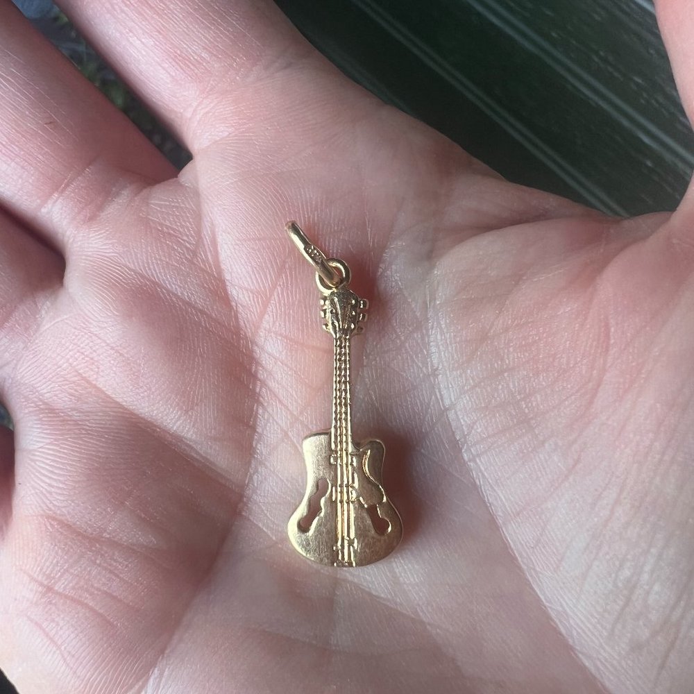 14k guitar charm pendant